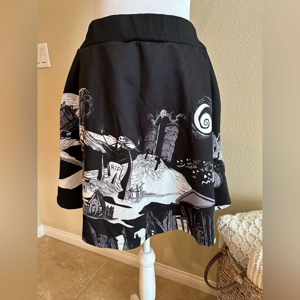 Disney “The Nightmare Before Christmas” Graveyard Skirt w/Pockets - Size XL